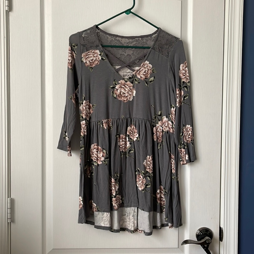 Gray floral empire waist knit tunic